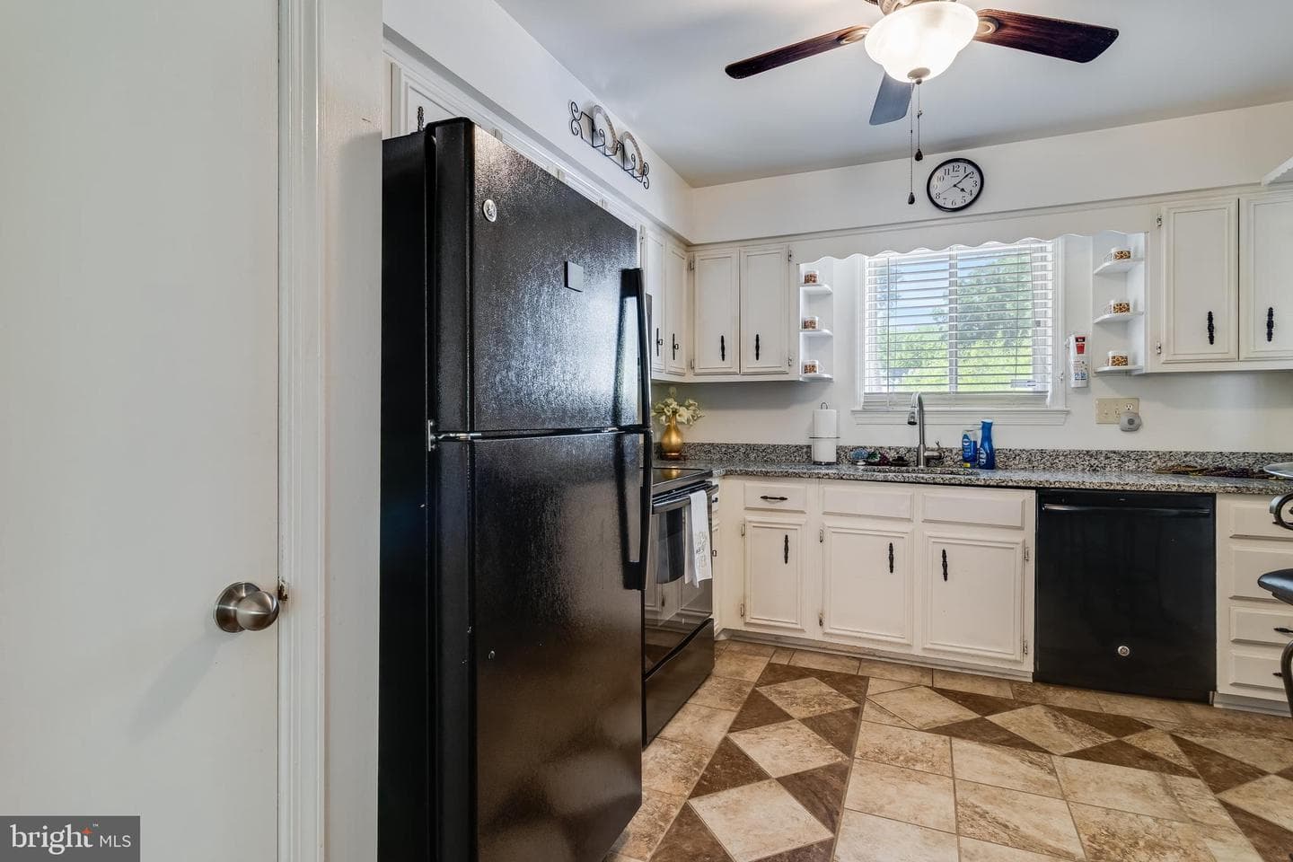 12817 Peace Drive photo 7