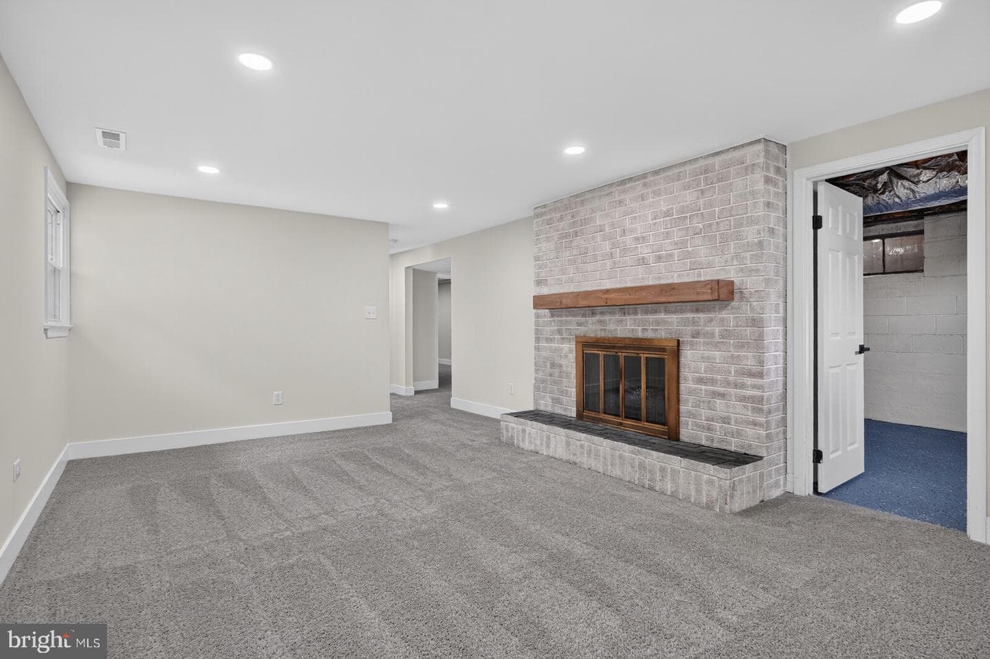 10914 Layton Street photo 34