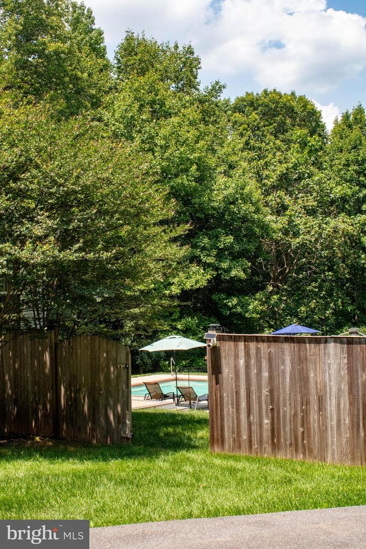 15509 Cheswicke Lane photo 29