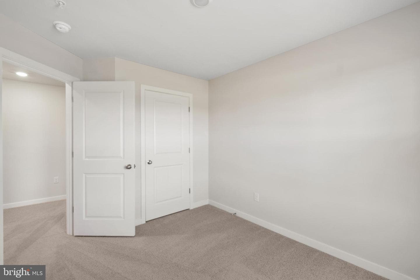 7531 Silver Thread Way photo 13