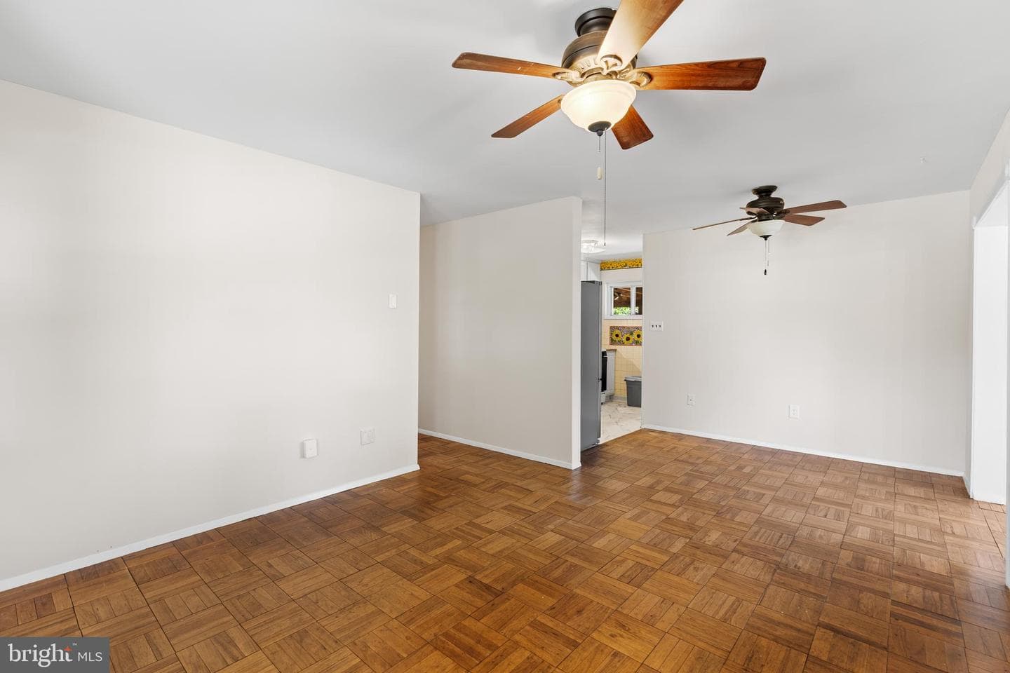 905 Lindsay Road photo 10