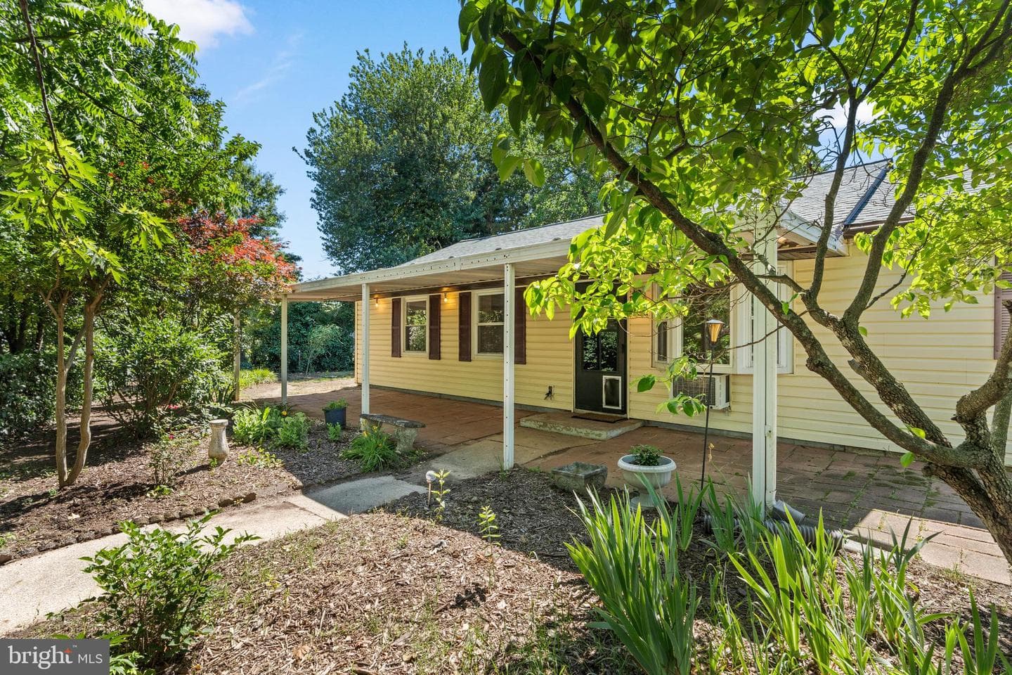 905 Lindsay Road photo 2