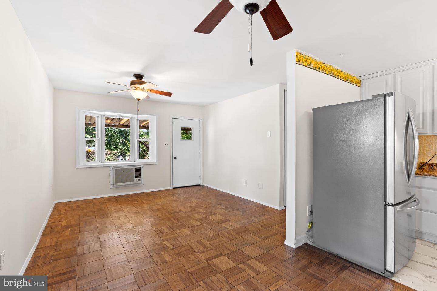 905 Lindsay Road photo 7