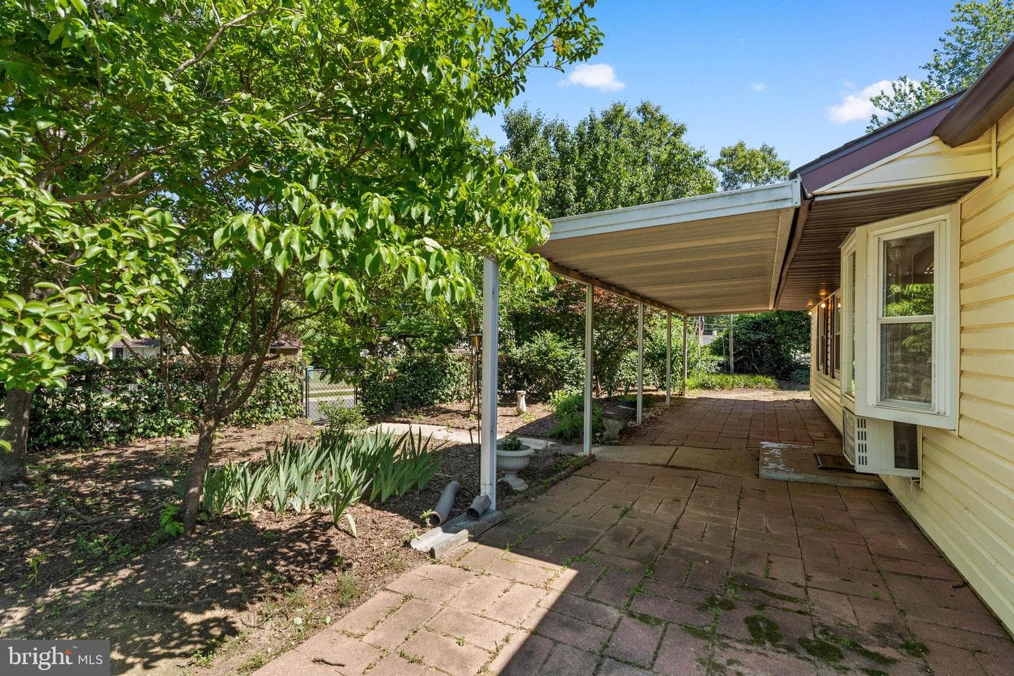 905 Lindsay Road photo 8