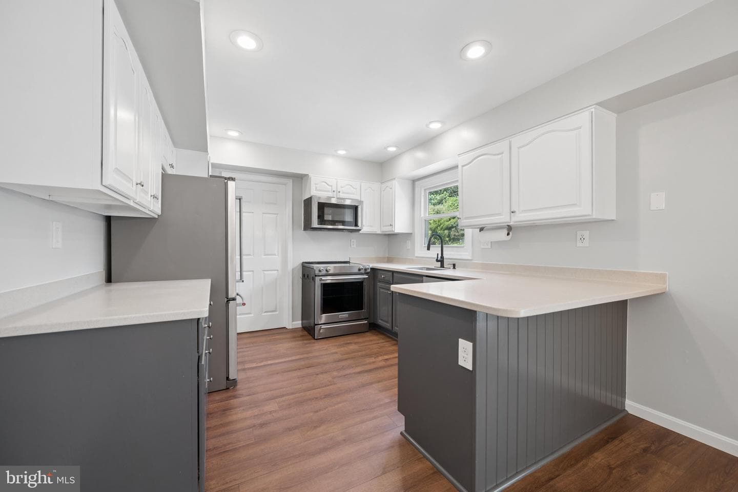 12100 Maycheck Lane photo 15