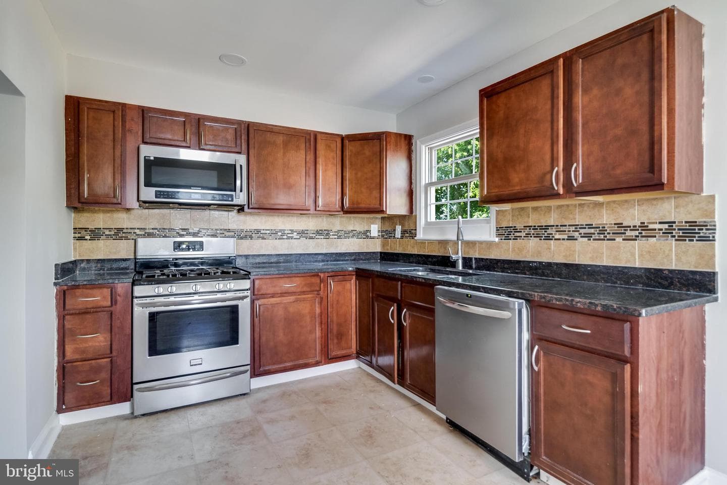 109 S Huron Drive photo 12