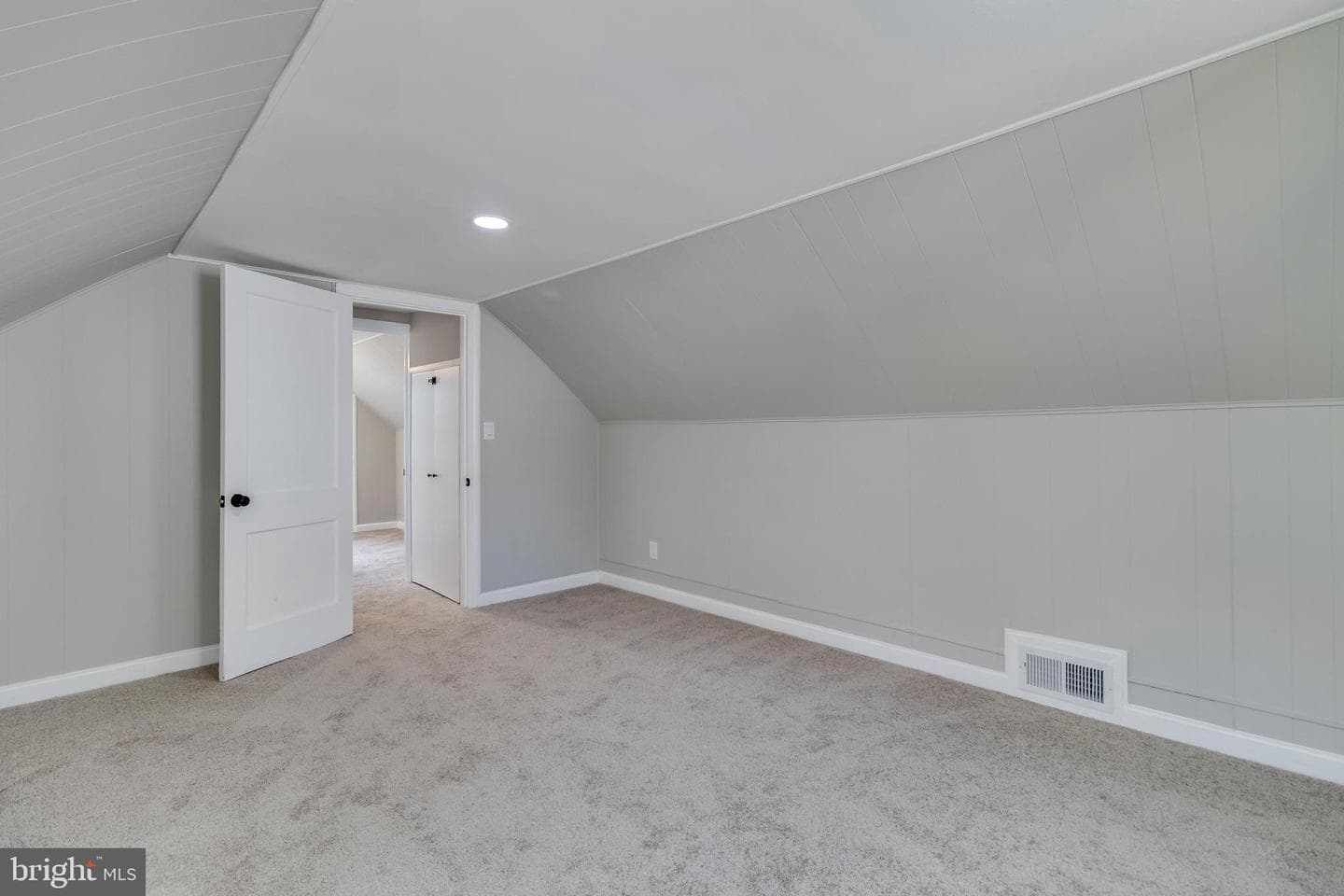 109 S Huron Drive photo 23