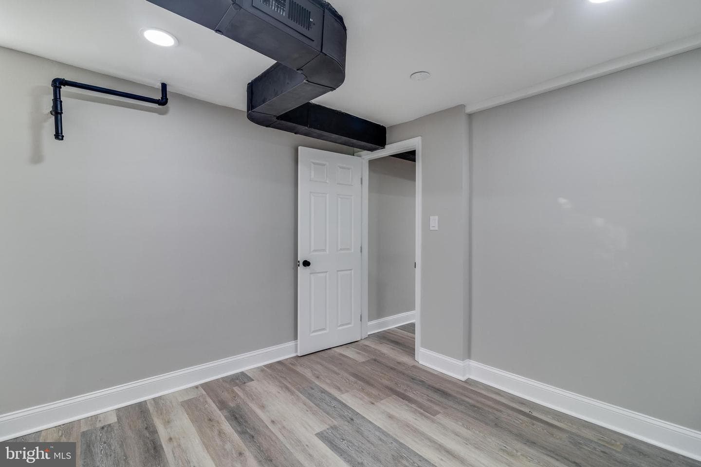 109 S Huron Drive photo 25