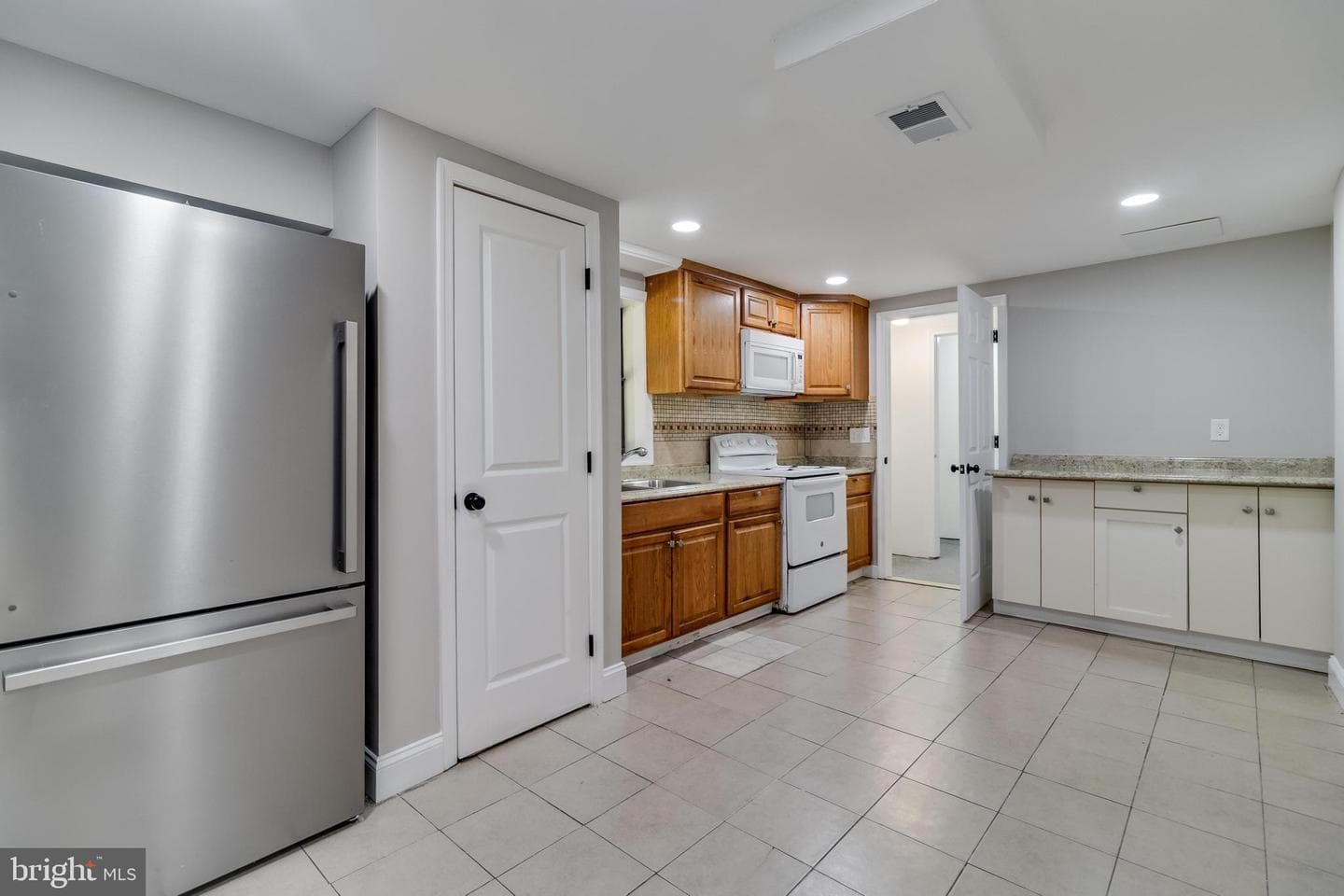 109 S Huron Drive photo 29