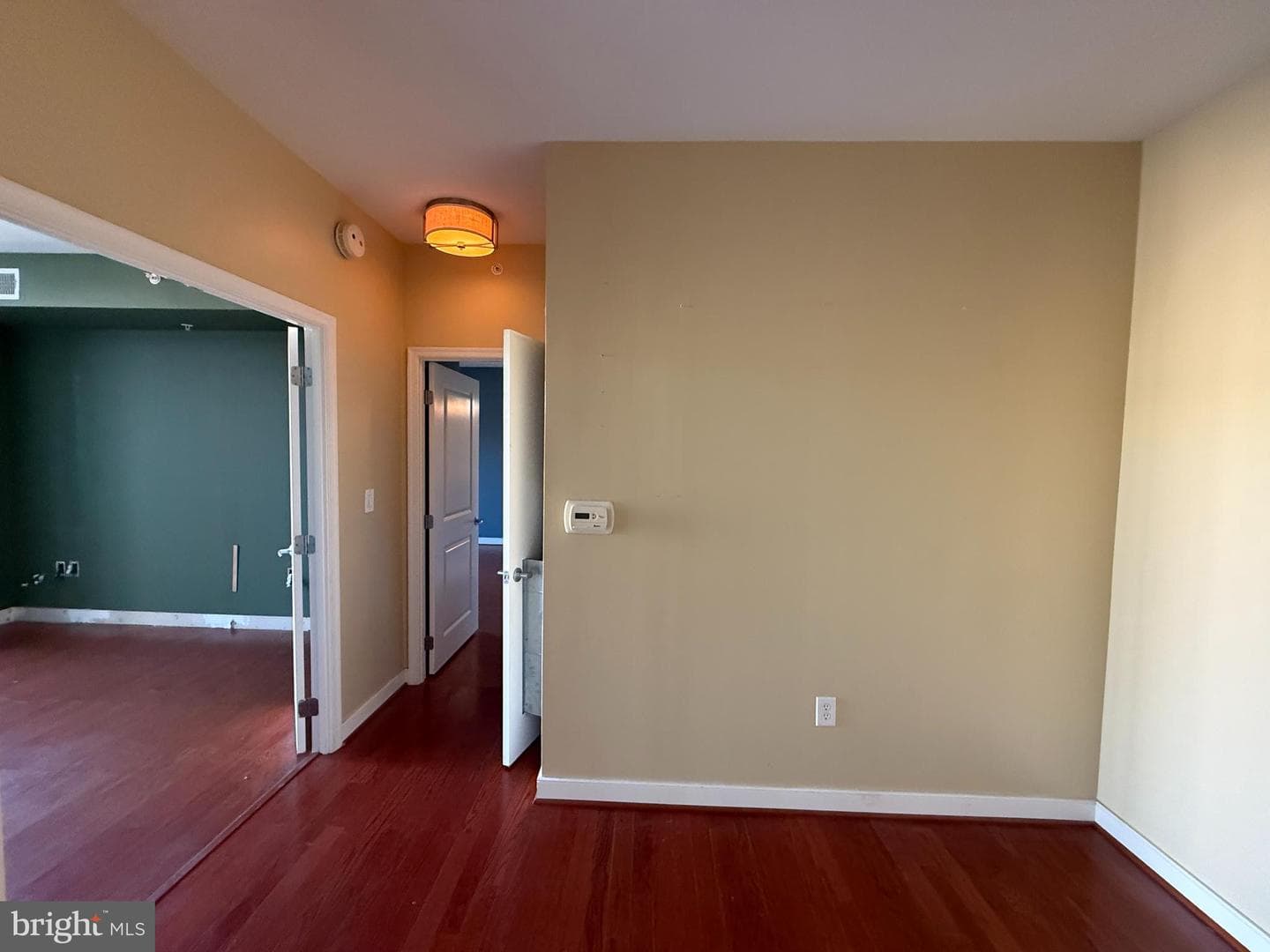155 Potomac Passage #402 photo 14