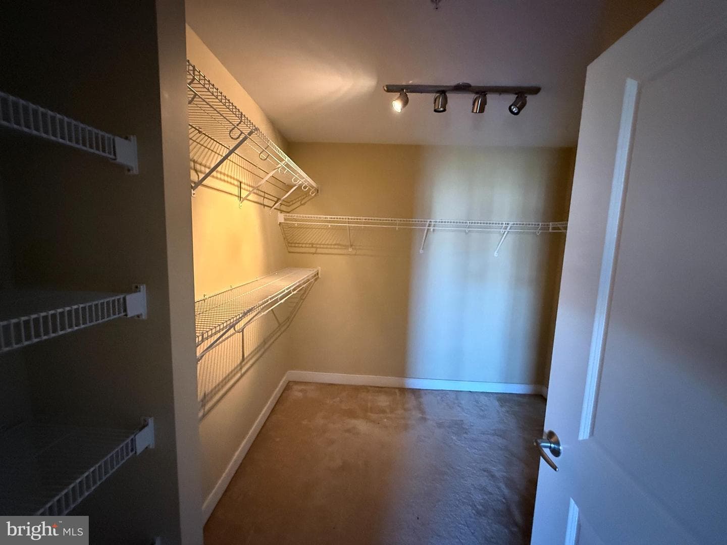 155 Potomac Passage #402 photo 5