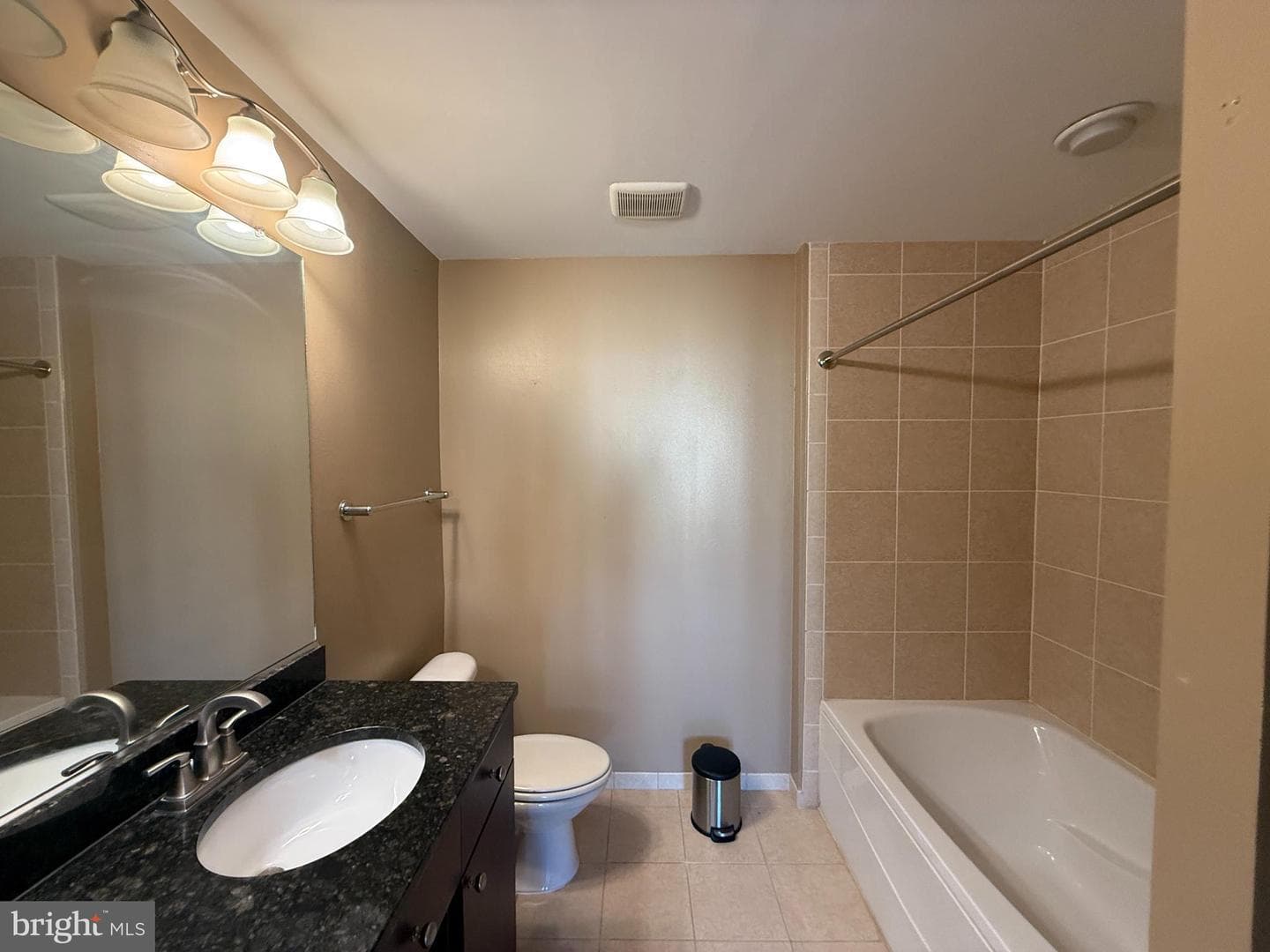 155 Potomac Passage #402 photo 8