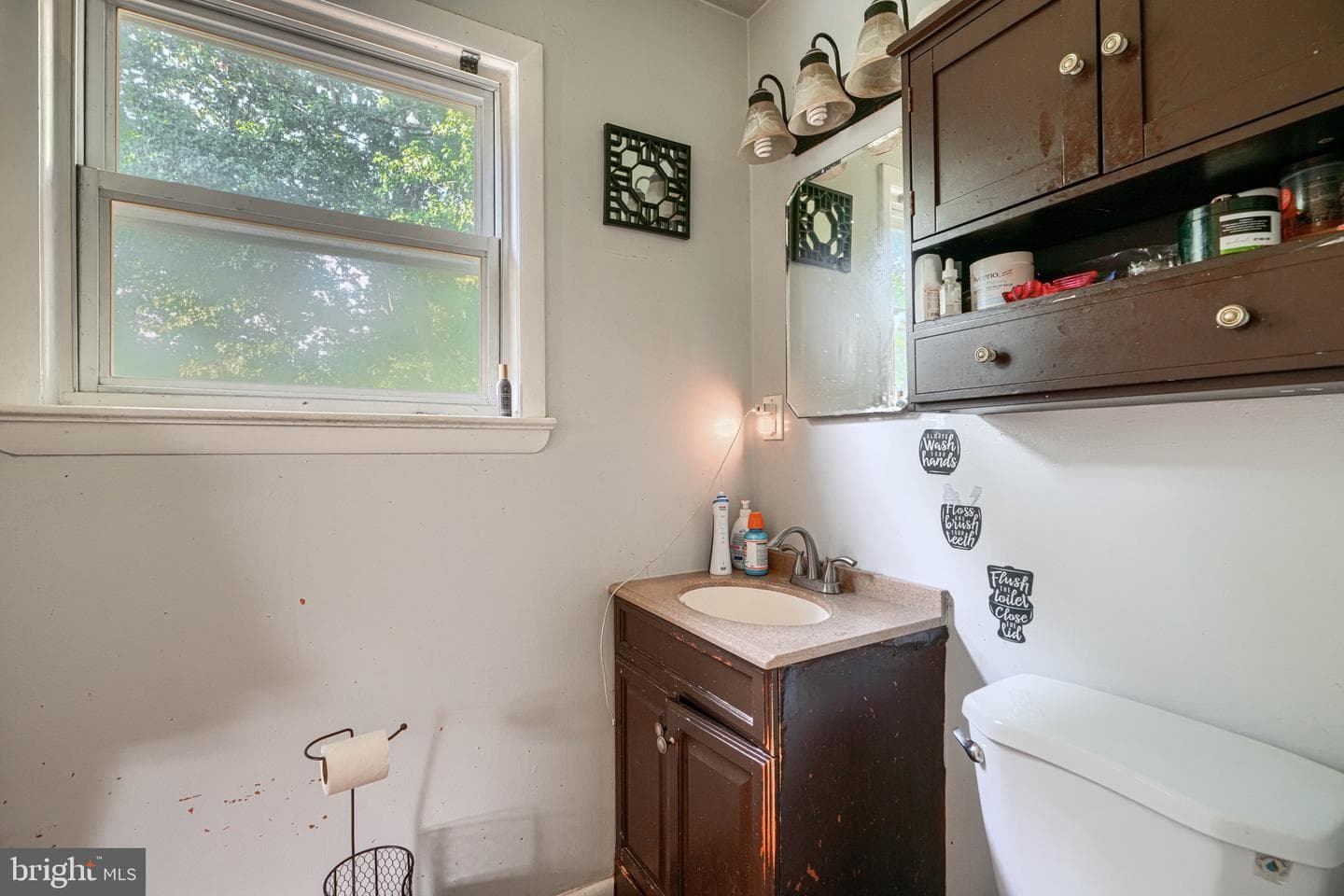 1810 Hollydale Road photo 9