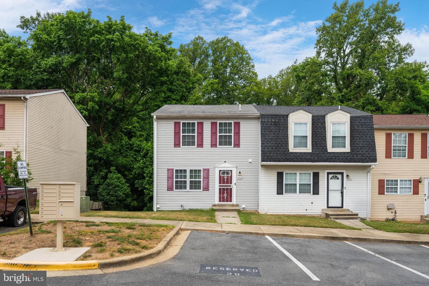 5939 Applegarth Place photo 3