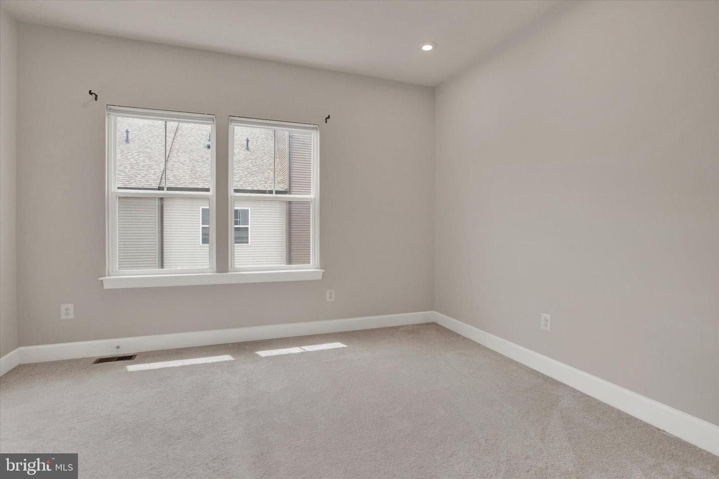 3511 Carnaby Street photo 17