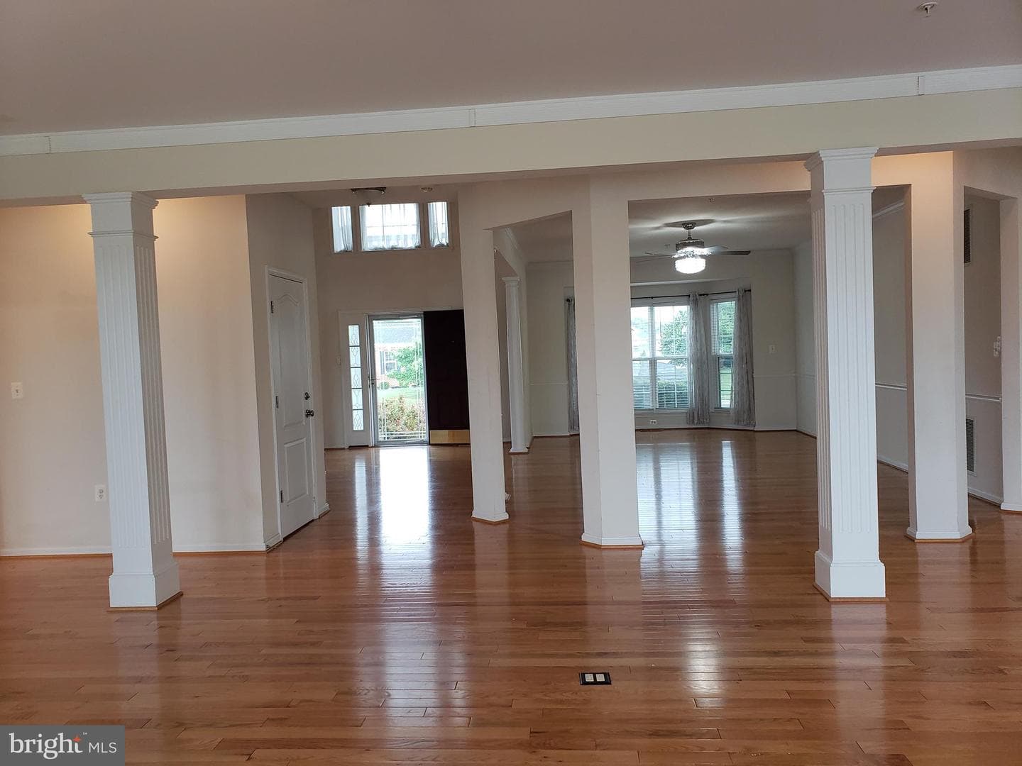 7406 White Plains Lane photo 11