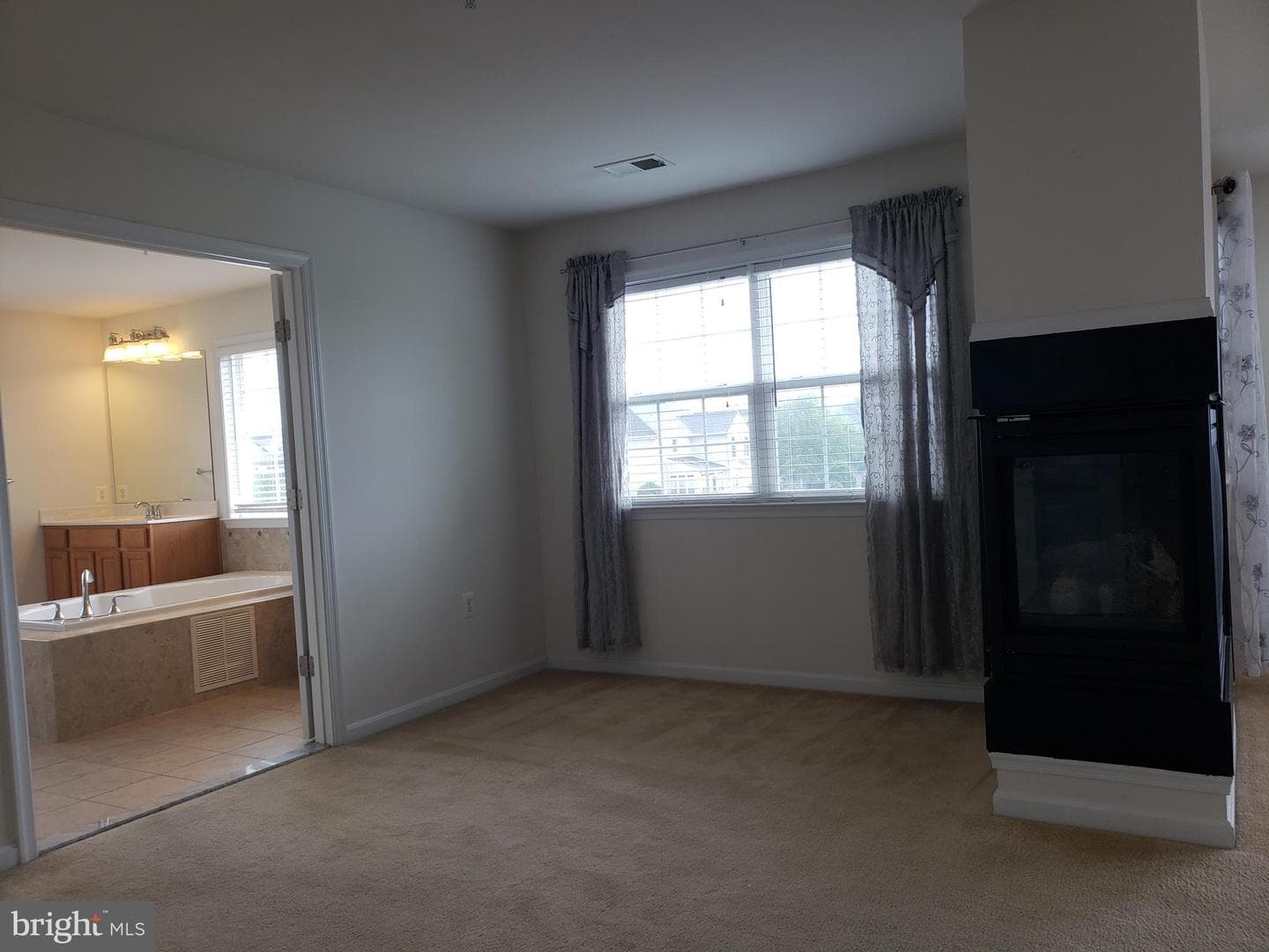 7406 White Plains Lane photo 28