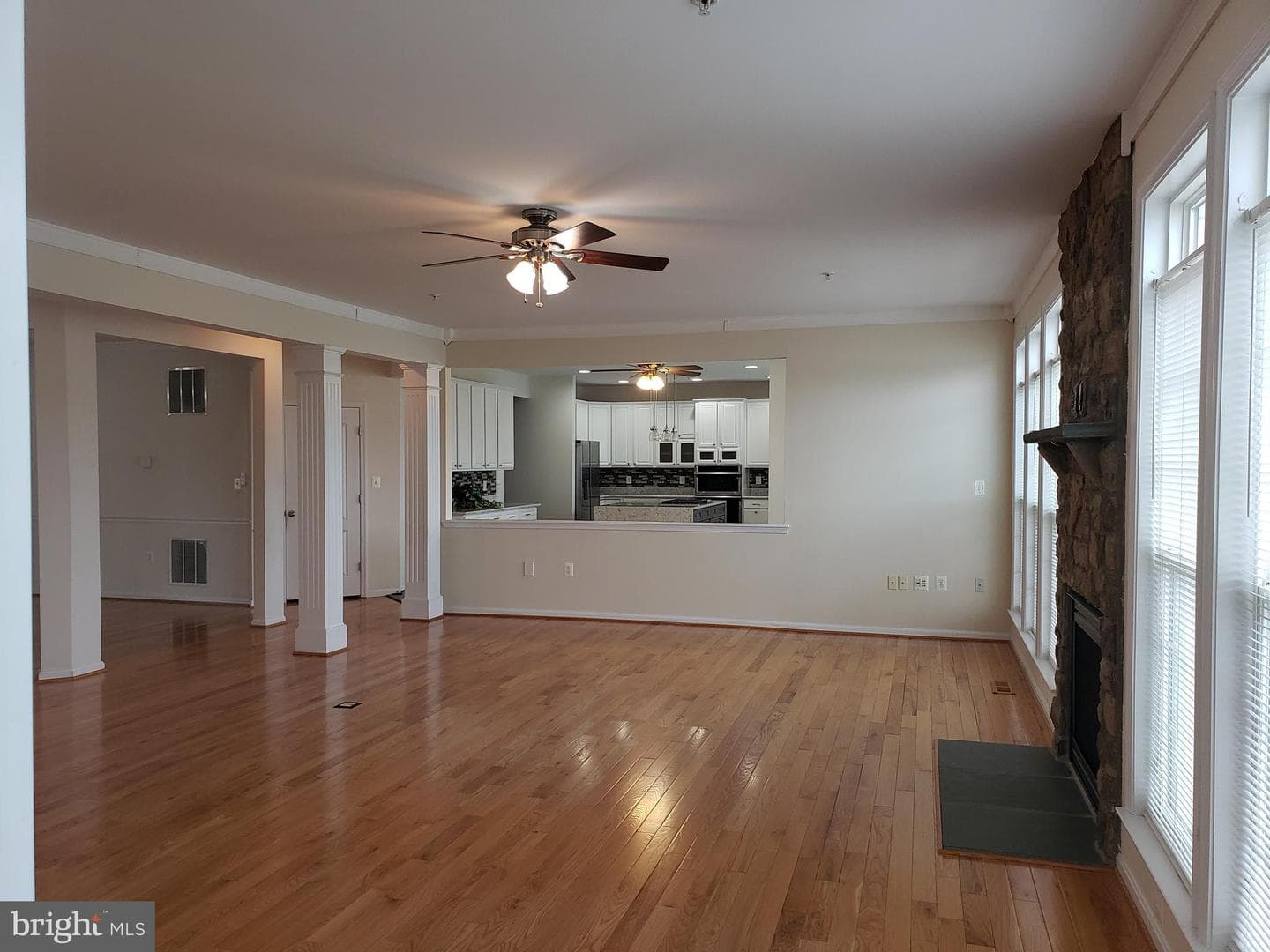 7406 White Plains Lane photo 9