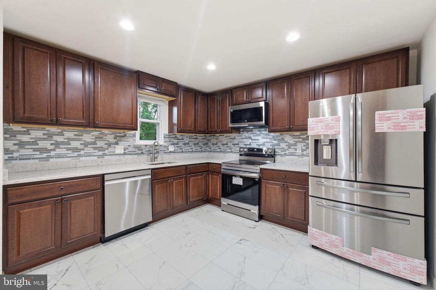 1404 Woodlark Dr photo 17