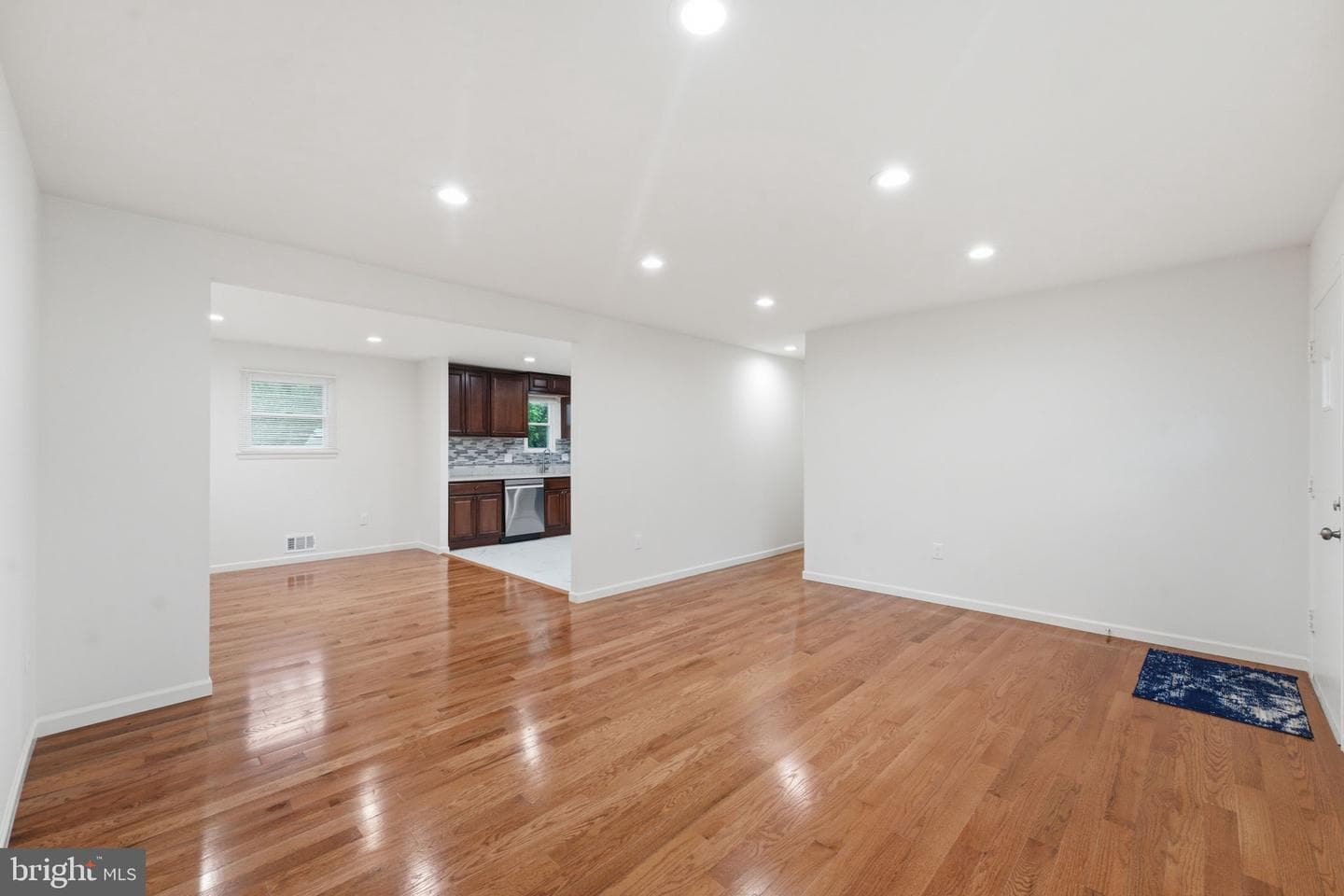 1404 Woodlark Dr photo 5