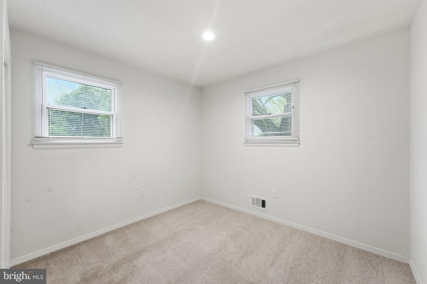 1404 Woodlark Dr photo 52