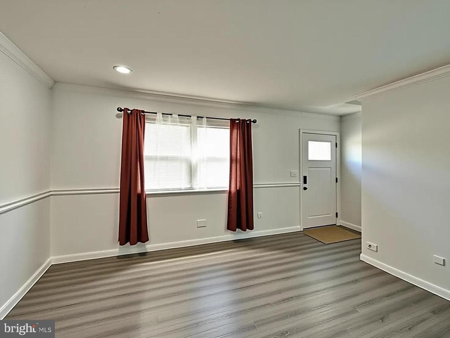 5008 37th Avenue photo 3