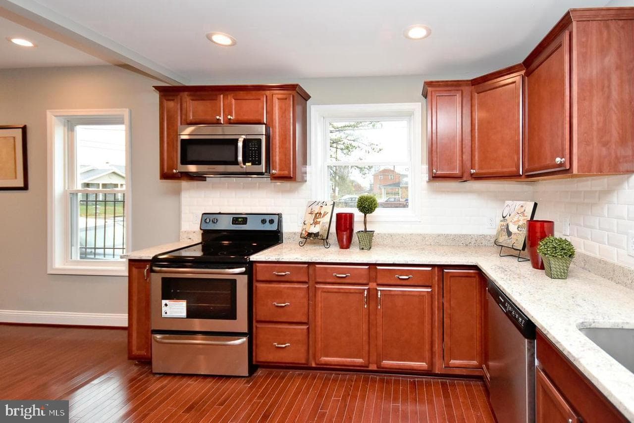 4814 Heath Street photo 4