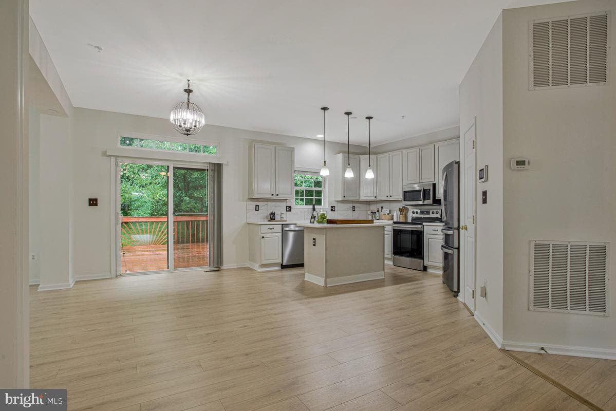 5209 Devonport Court photo 14