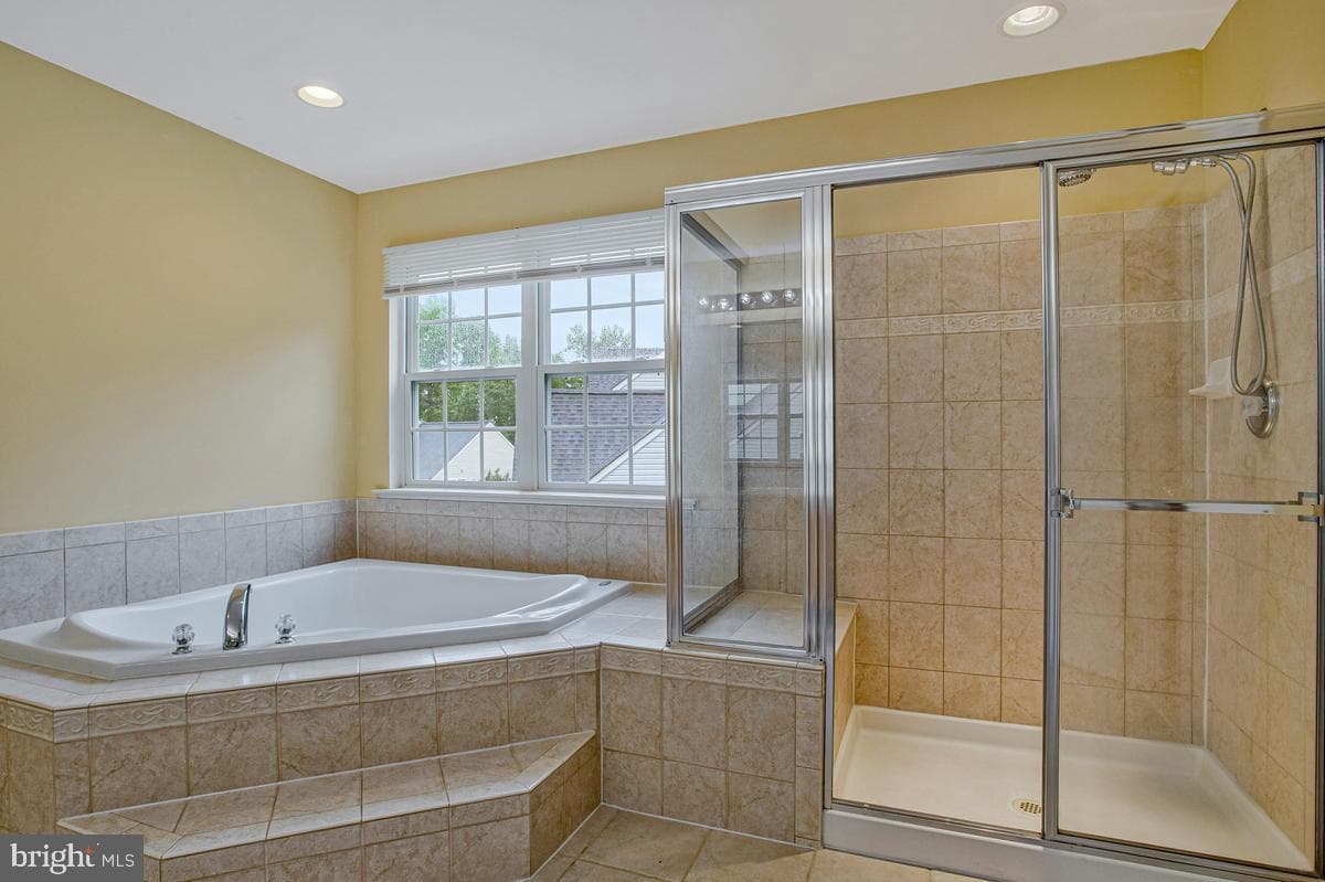 5209 Devonport Court photo 31