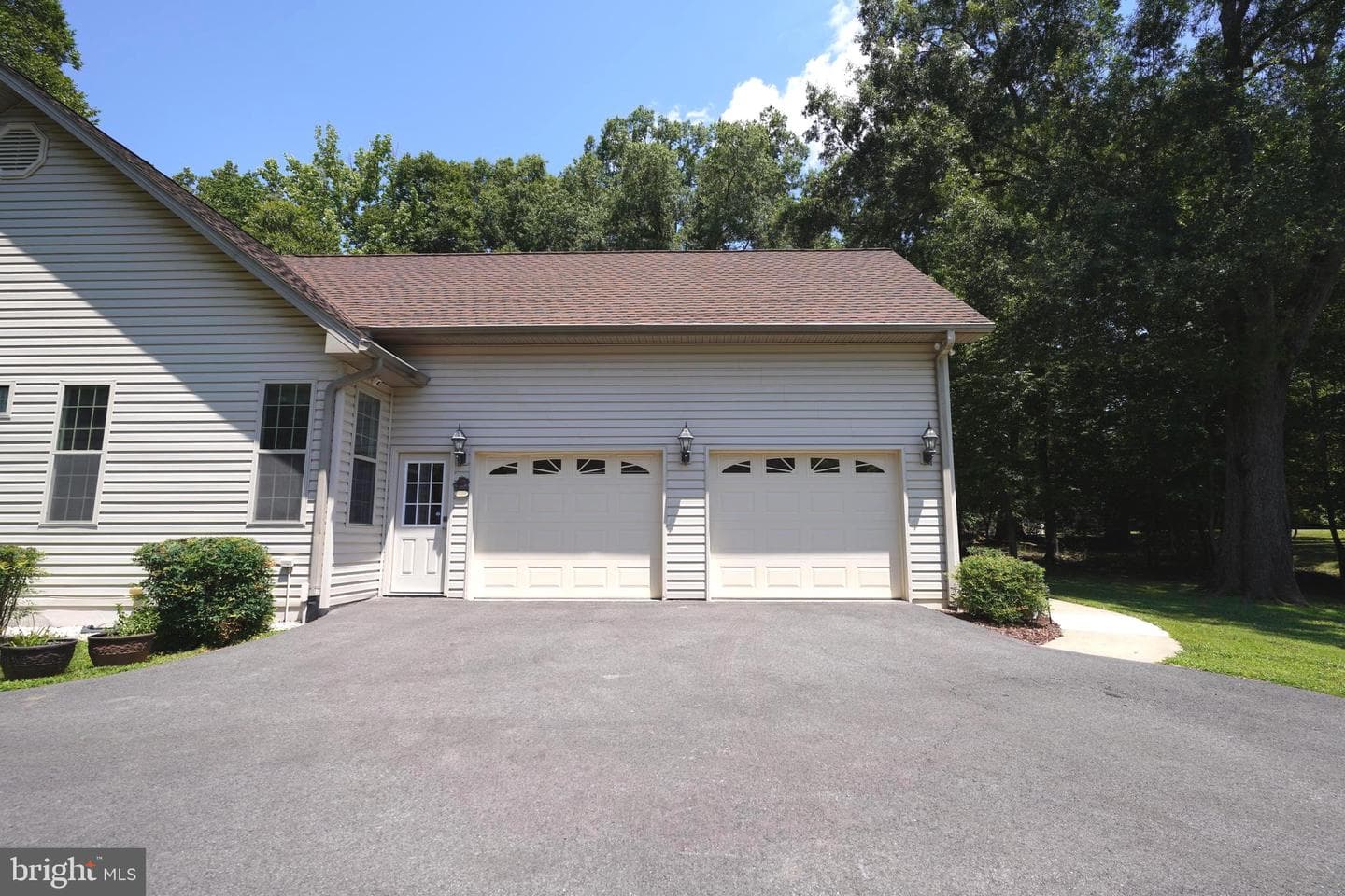 15401 Jamies Way photo 10