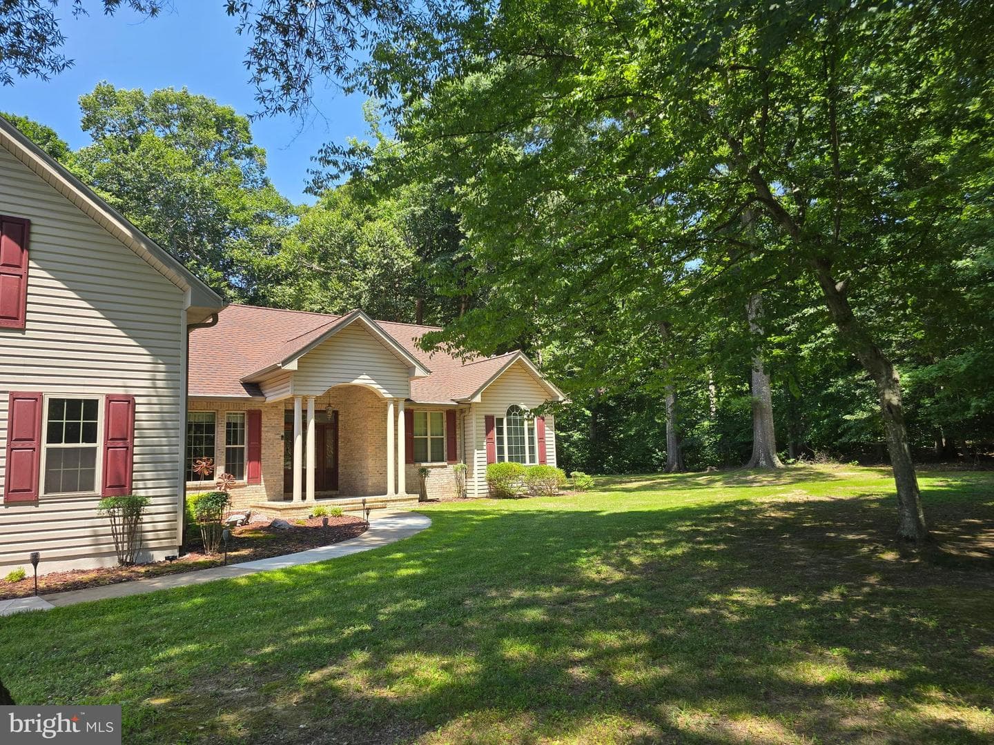 15401 Jamies Way photo 3