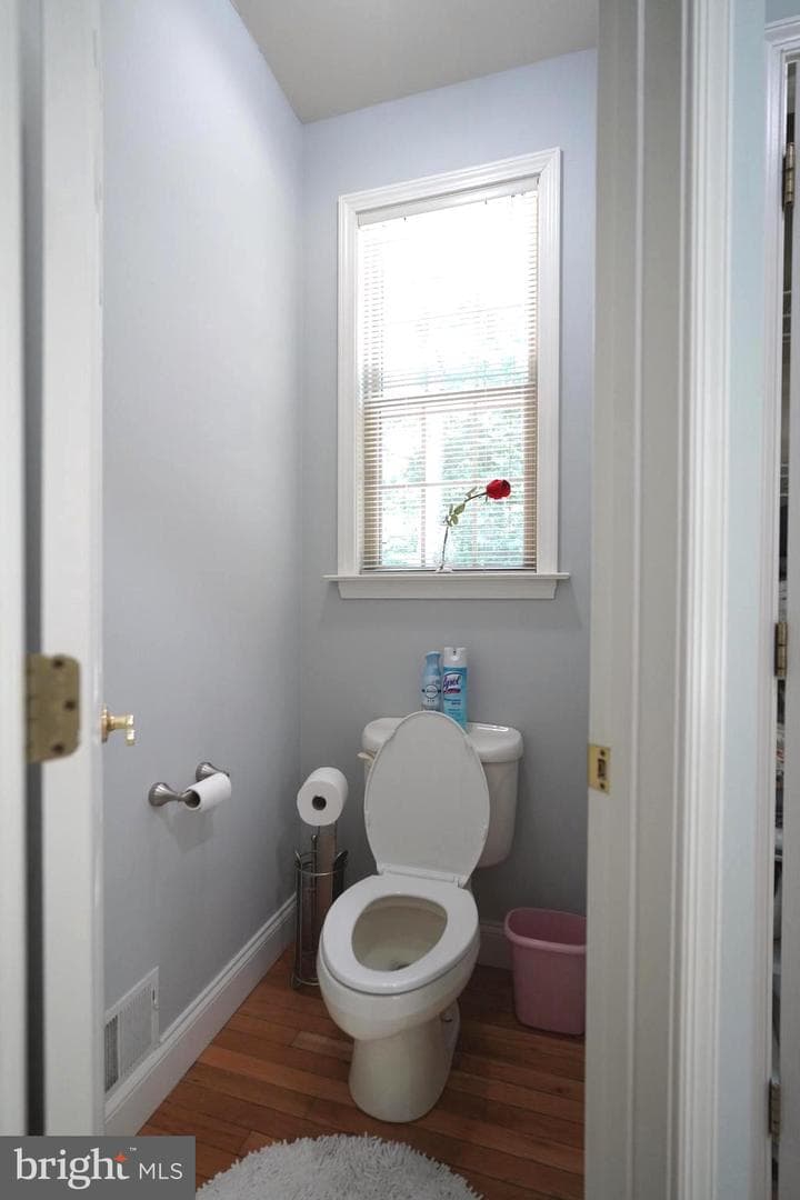 15401 Jamies Way photo 32