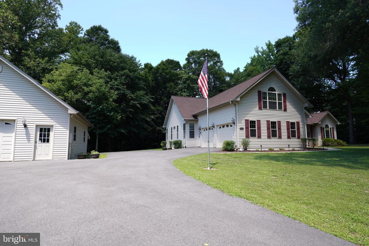 15401 Jamies Way photo 8