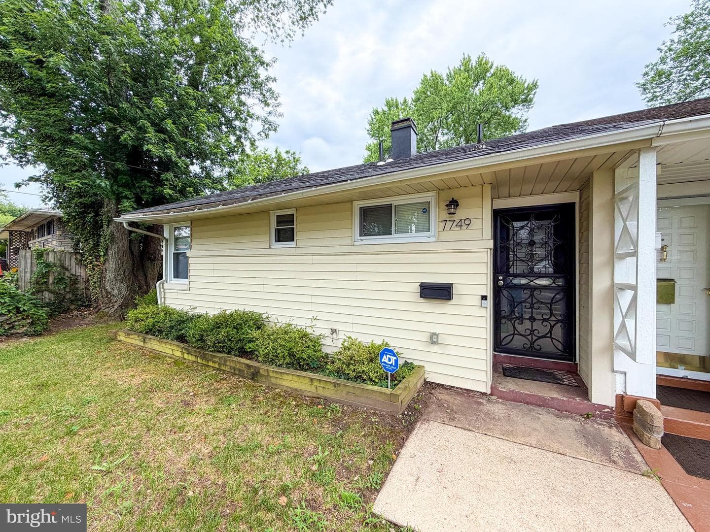 7749 Normandy Road photo 6