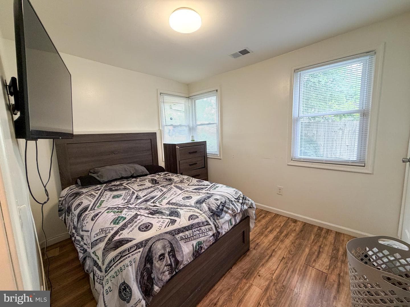 7749 Normandy Road photo 9