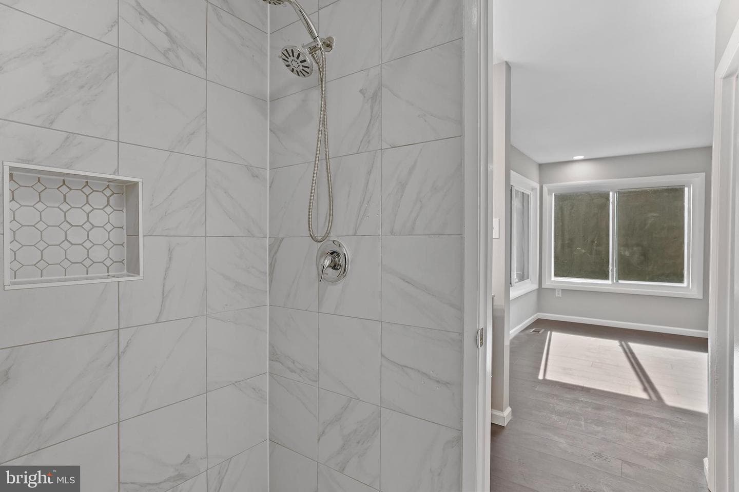 37 Lakeside Drive photo 11