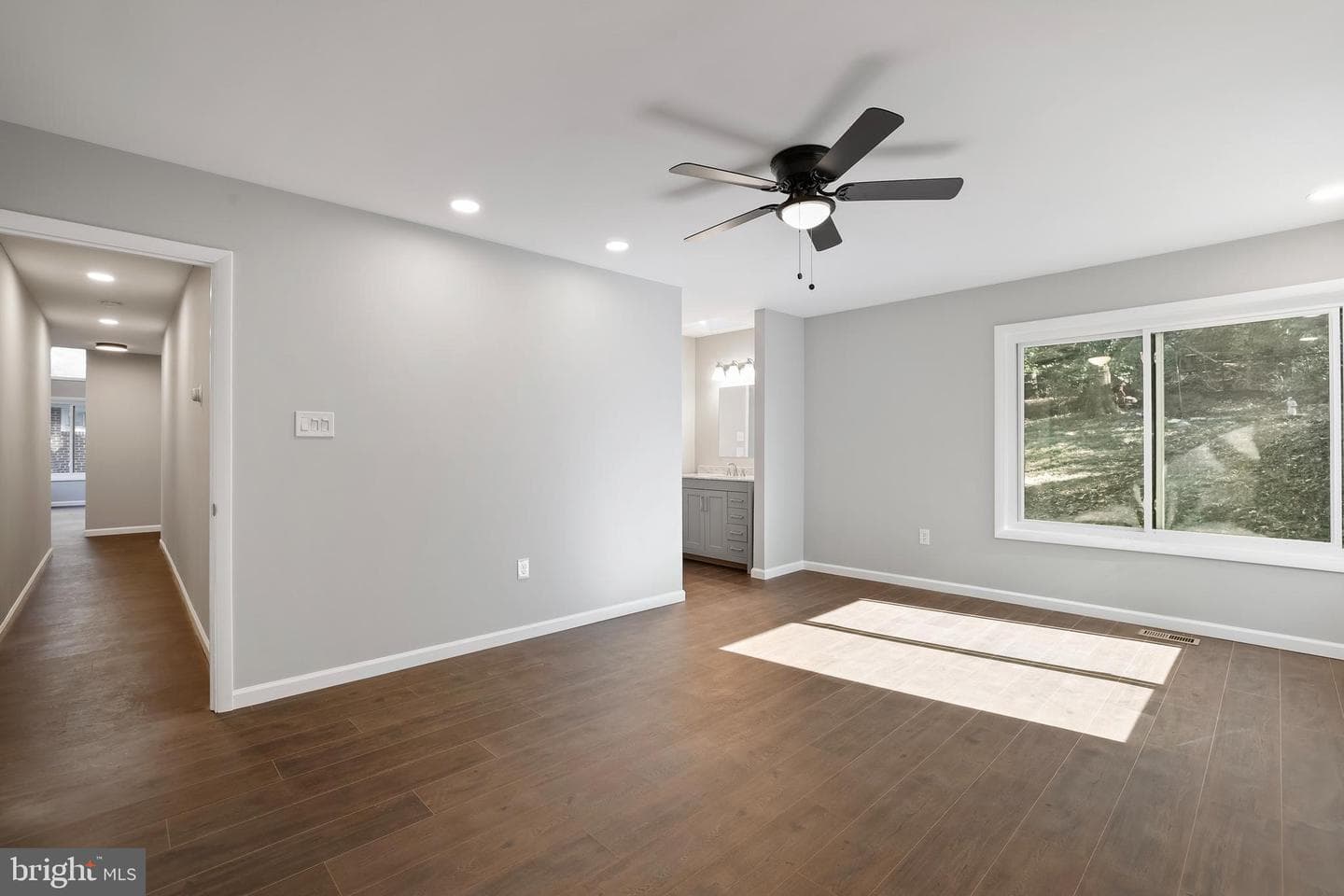 37 Lakeside Drive photo 9