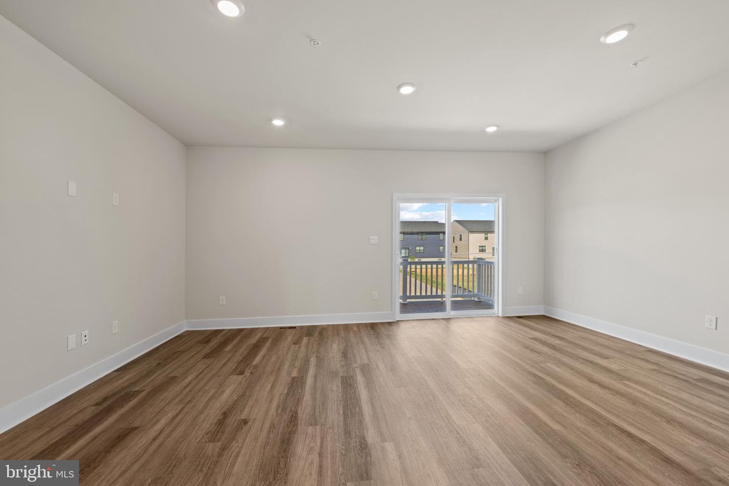 9004 Warendorf Way photo 11