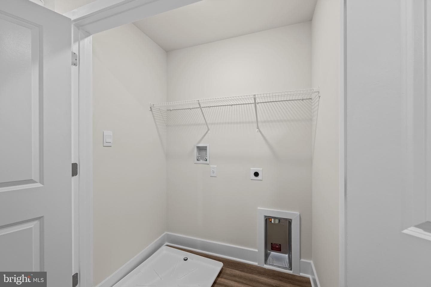 9004 Warendorf Way photo 27