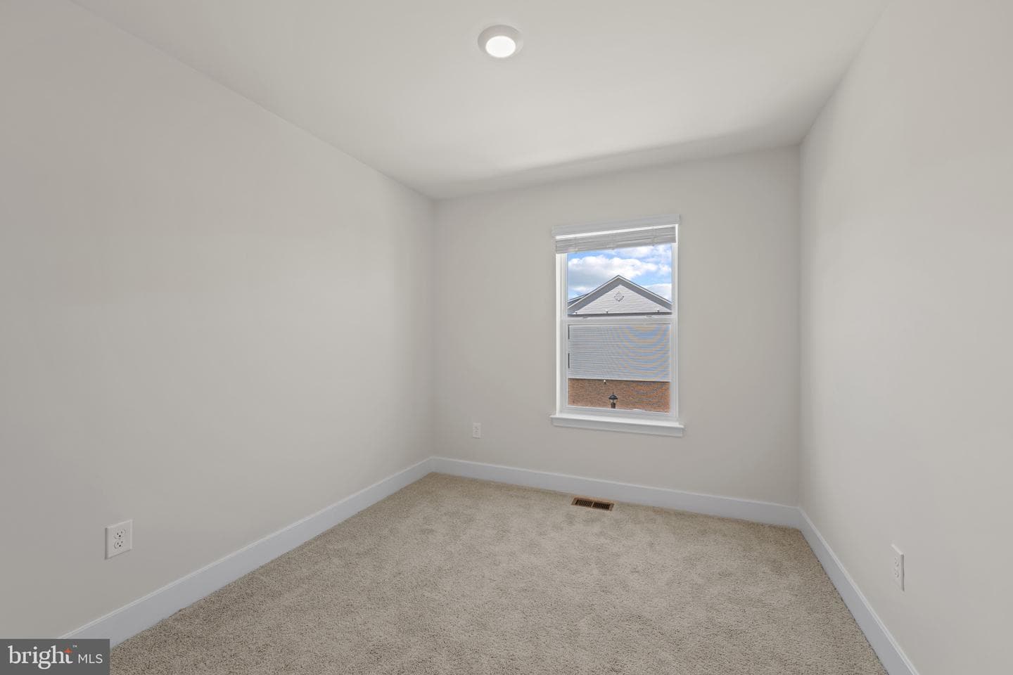 9004 Warendorf Way photo 32