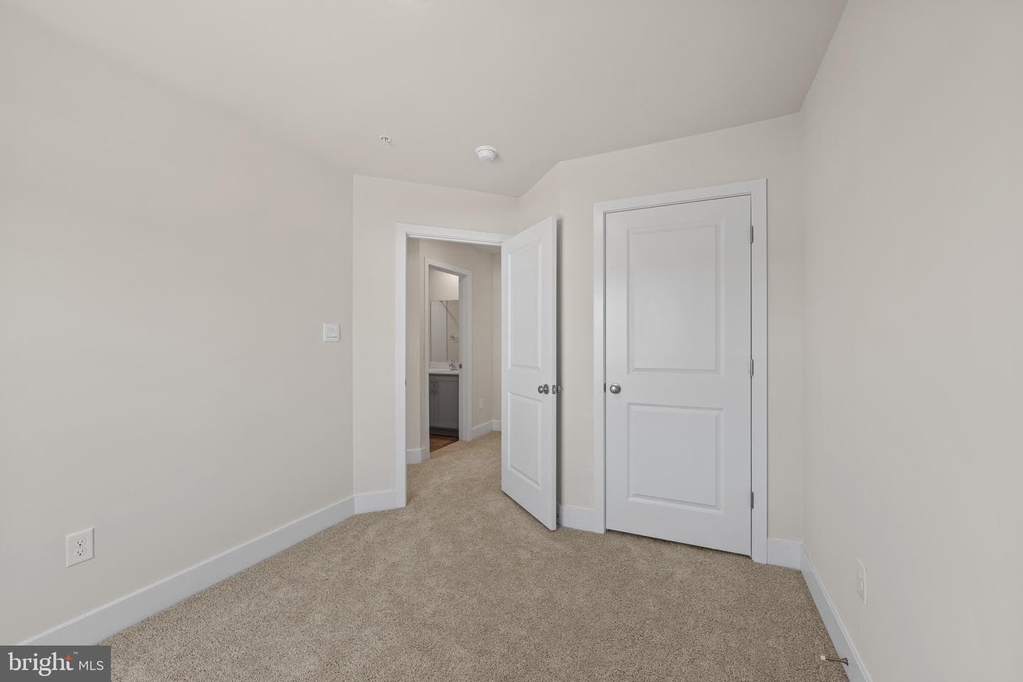 9004 Warendorf Way photo 33