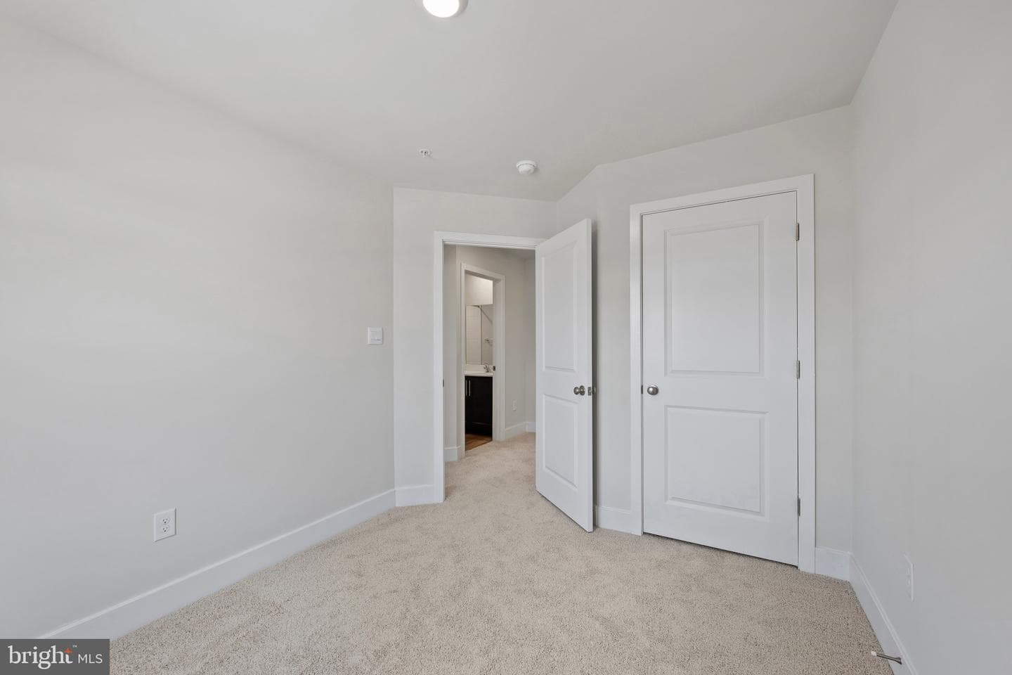 9008 Warendorf Way photo 33