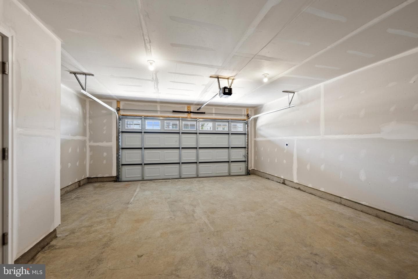9008 Warendorf Way photo 34