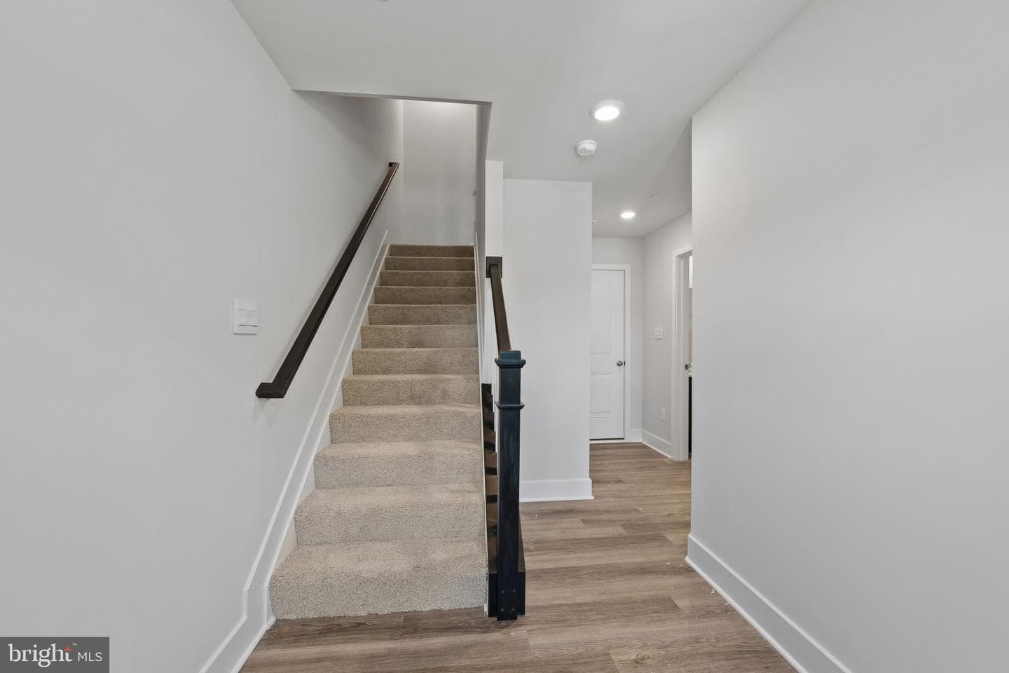 9008 Warendorf Way photo 4
