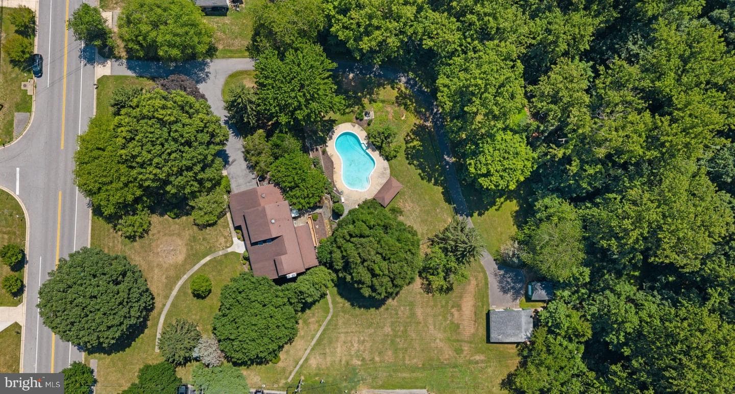 7517 Brooklyn Bridge Road photo 3