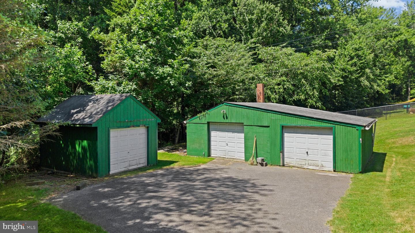 7517 Brooklyn Bridge Road photo 33