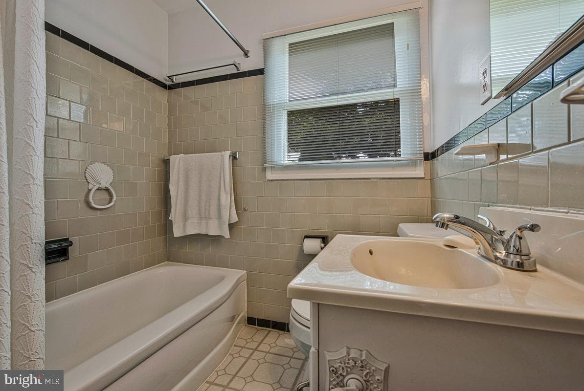 9410 Sheridan Street photo 21