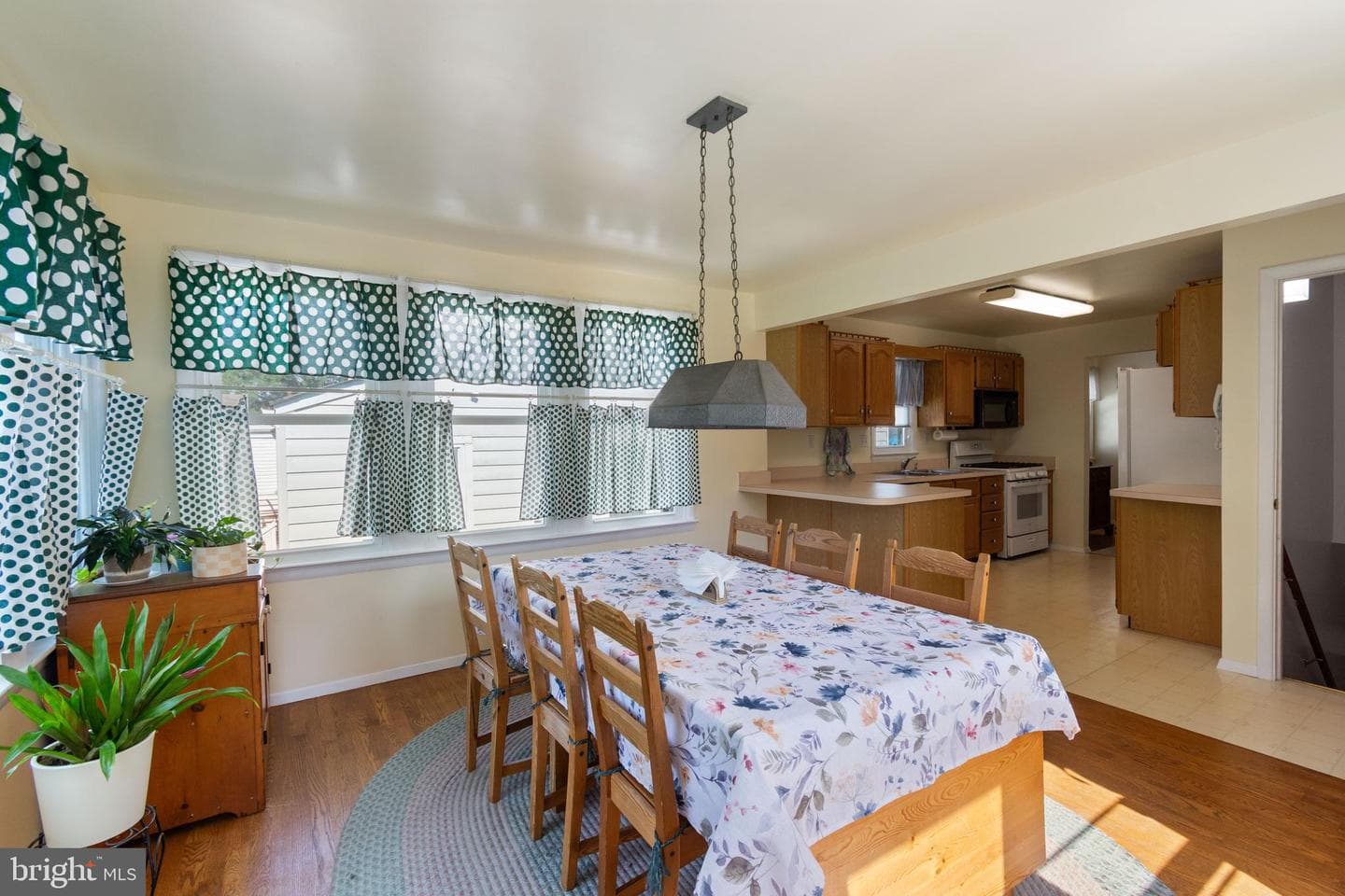 6011 Berwyn Road photo 13