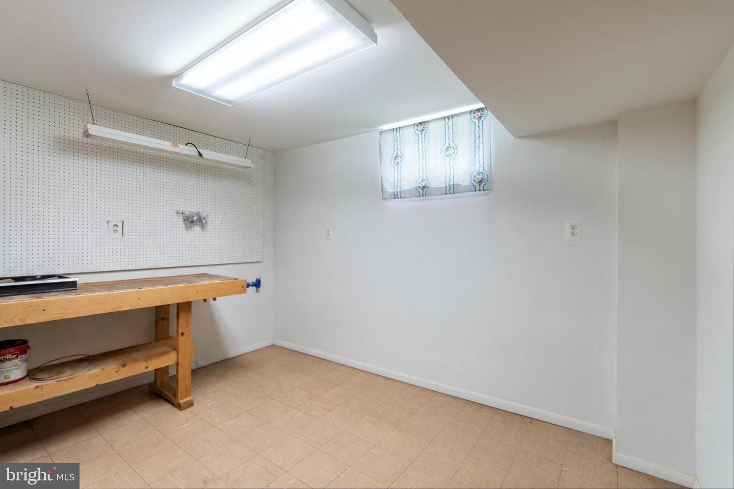 6011 Berwyn Road photo 9