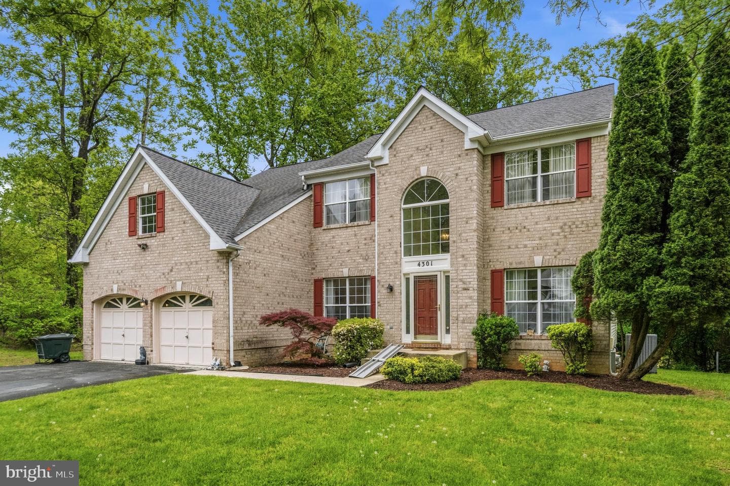 4301 Hickory Leaf Court photo 3